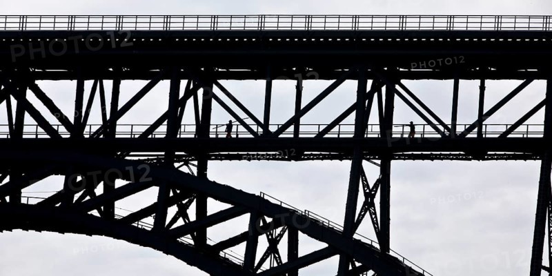 Muengsten Bridge with railway workers, highest railway bridge in Germany between Solingen and Remscheid, Bergisches Land