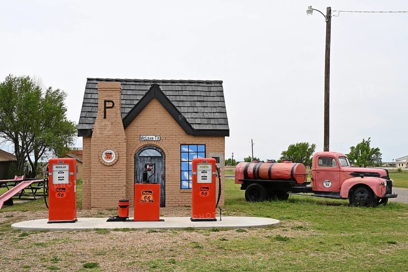 Antique Phillips 66 petrol station on Route 66, McLean, Texas