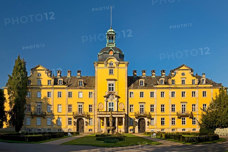Front view of Bueckeburg Castle, ancestral seat of the House of Schaumburg-Lippe, Bueckeburg, Lower Saxony, Germany, Europe