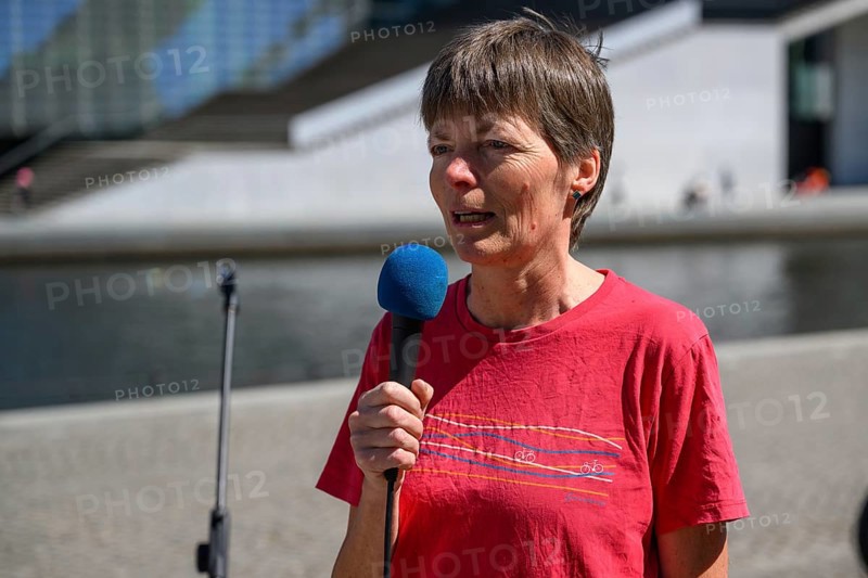 Maiken Winter, sister of hunger striker Michael Winter and organiser of the silent protest. Paul Loebe House, Berlin, 12 May 2024