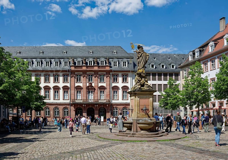 Mother of God Fountain at Kornmarkt, Old Town of Heidelberg, Heidelberg, Baden-Wuerttemberg, Germany, Europe