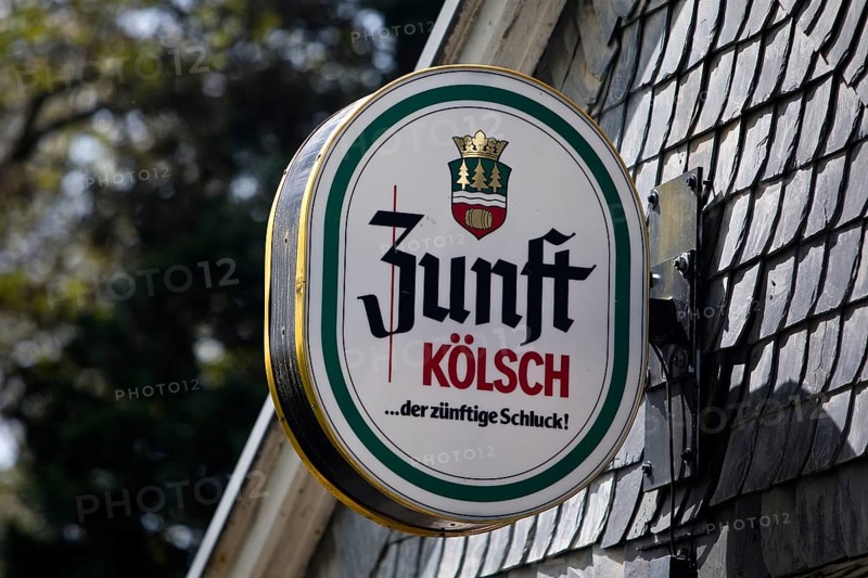 Advertising sign for Zunft Koelsch at the railway station building in Solingen-Schaberg, Solingen, Bergisches Land, North Rhine-Westphalia