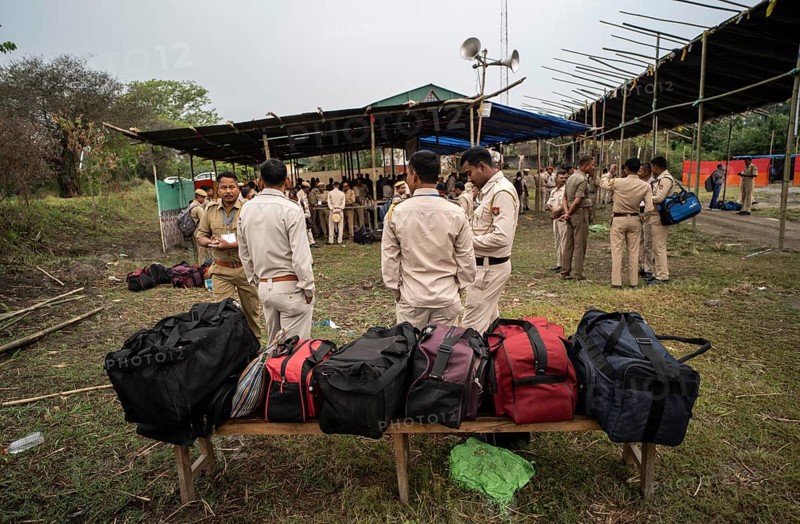 Barpeta, India. 6 May 2024. Police personnels arrives with luggage to leave for allocated polling station, on the eve of the third phase of General Election on May 6, 2024 in Barpeta, India, Asia
