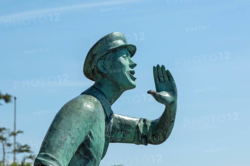 Statue Lauenburger Rufer, harbour, Lauenburg, Schleswig-Holstein, Germany, Europe