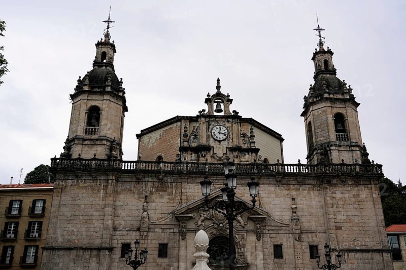 Iglesia San Nicolas de Bari, Baroque church facade with two towers and clock in the centre, Old Town, Bilbao, Basque Country, Spain, Europe