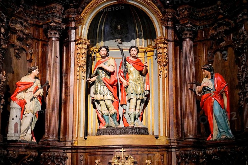 Iglesia San Nicolas de Bari, altar area of the church with two holy statues, carved wood and baroque style, old town, Bilbao, Basque Country, Spain, Europe