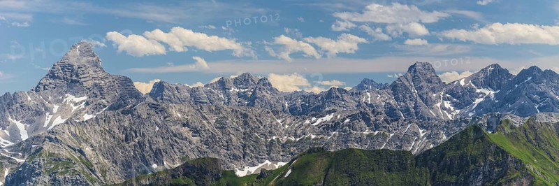 Mountain panorama from Nebelhorn, 2224m, to Hochvogel, 2592m and the Hornbach chain, Allgaeu Alps, Bavaria, Germany, Europe