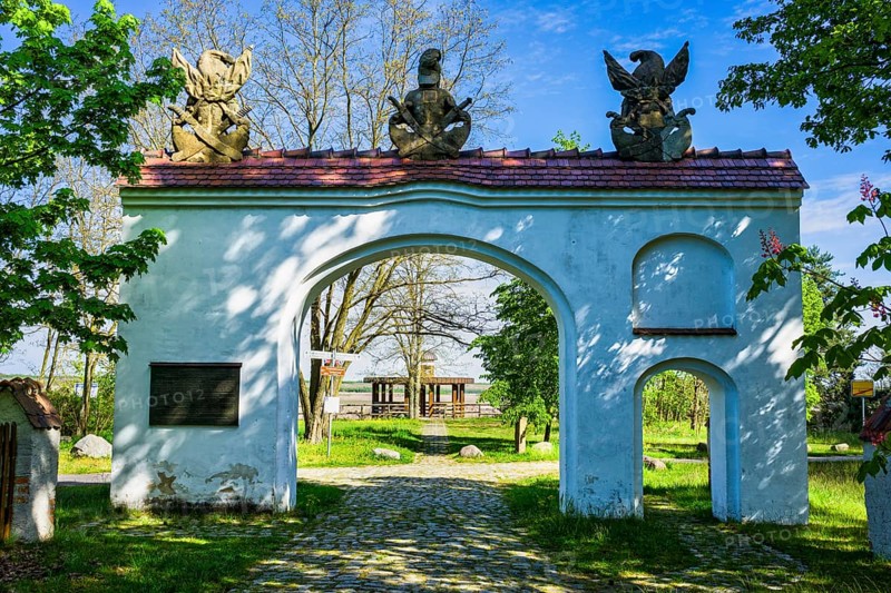 Robber baron's gate at Klinger See, Wiesengrund, Brandenburg, Germany, Europe