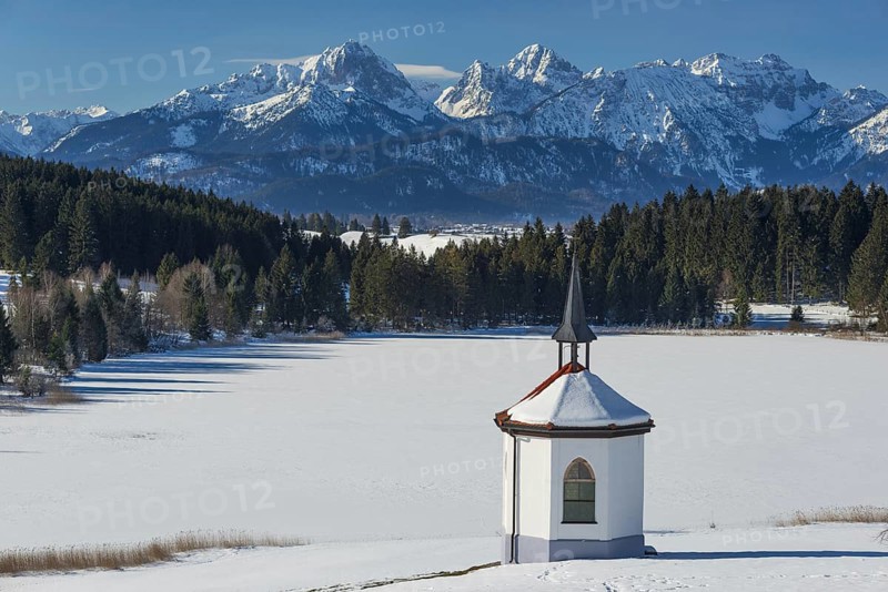 Chapel at Hegratsrieder See, near Fuessen, Ostallgaeu, Allgaeu, Bavaria, Germany, Europe