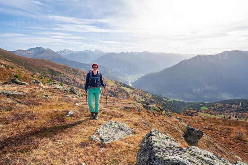 Mountaineer in the mountains in autumn, Venet crossing, Oetztal Alps, Tyrol, Austria, Europe