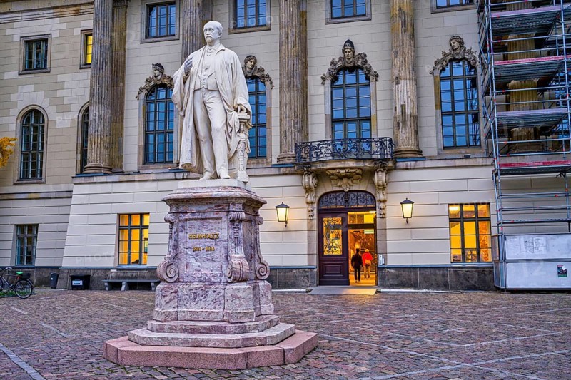 Memorial to Hermann von Helmholtz, Court of Honour of the Humboldt University, Berlin, Germany, Europe