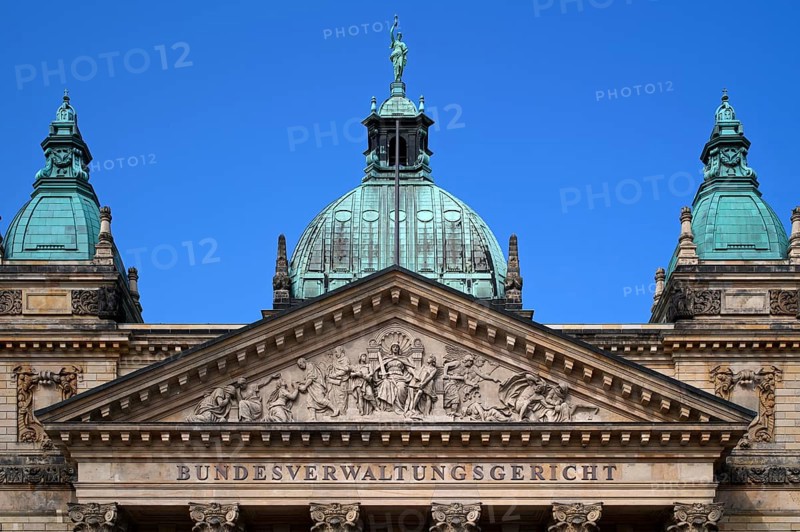 Lettering Federal Administrative Court under tympanum, former Imperial Court of Justice, Leipzig, Saxony, Germany, Europe