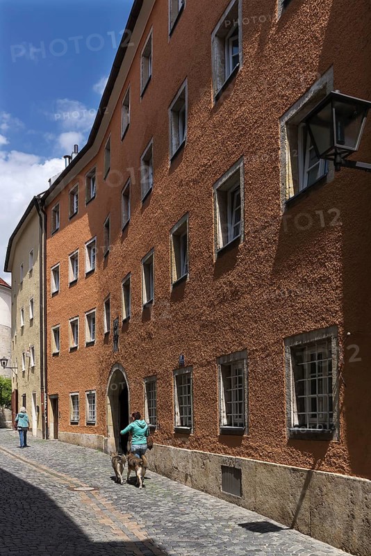 Historic houses in an old town alley, Regensburg, Upper Palatinate, Bavaria, Germany, Europe