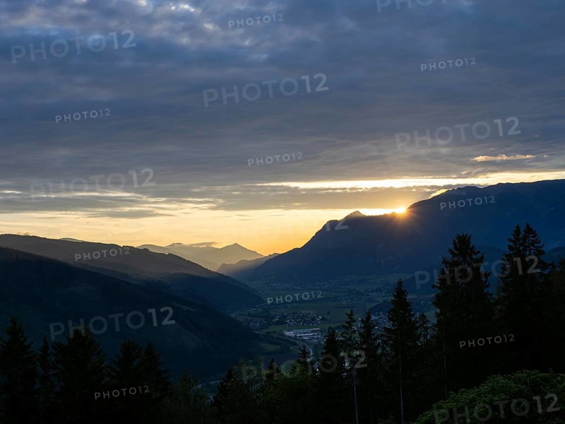 Sunset over the Eisenerz Alps, in the Liesingtal the village of Traboch, Schoberpass federal road, view from the lowlands, Leoben, Styria, Austria, Europe