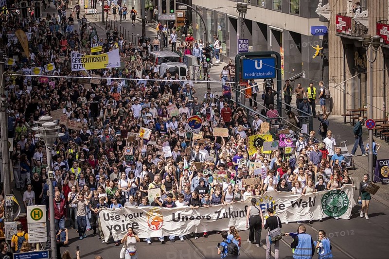Berlin, 31.05.2024. Climate strike by Fridays For Future with over 13, 000 mostly young people in Berlin, a demonstration for the upcoming EU elections