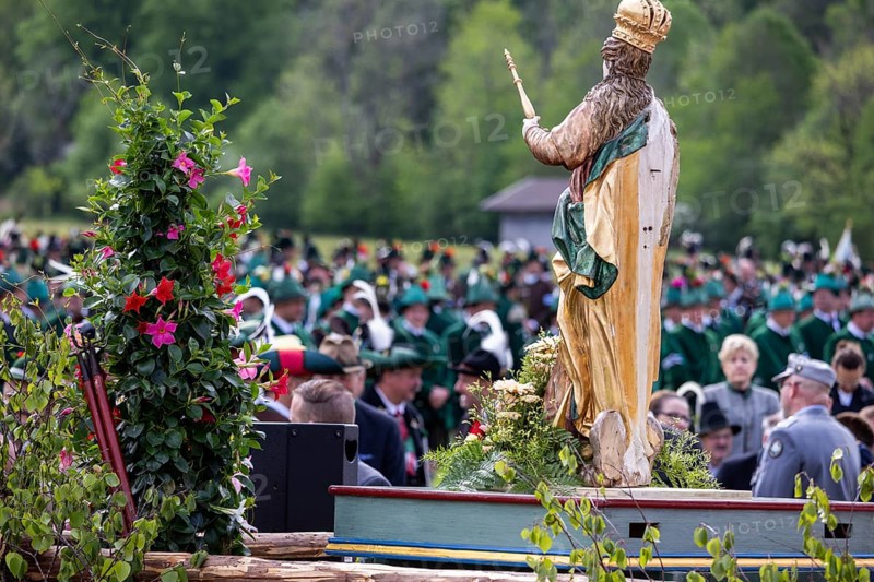Patron saint's day, mountain marksmen, customs, traditional traditional costume, procession, church figure, holy, Lenggries, Bavaria, Germany, Europe