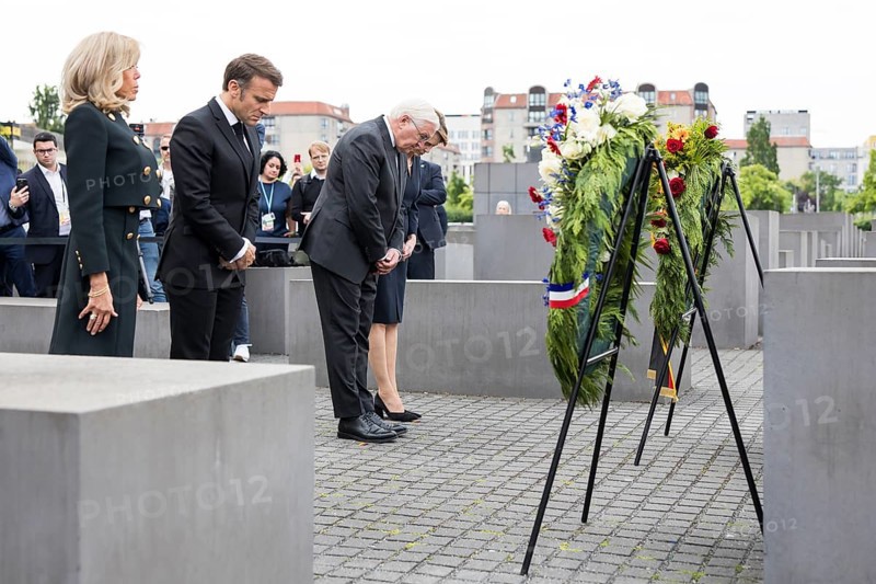 Emmanuel Macron (President of the French Republic) with his woman Brigitte Trogneux and Frank-Walter Steinmeier (President of the Federal Republic of Germany) with his woman Elke Buedenbender lay wreaths at the Memorial to the Murdered Jews of Europe, Berlin, 27 May 2024