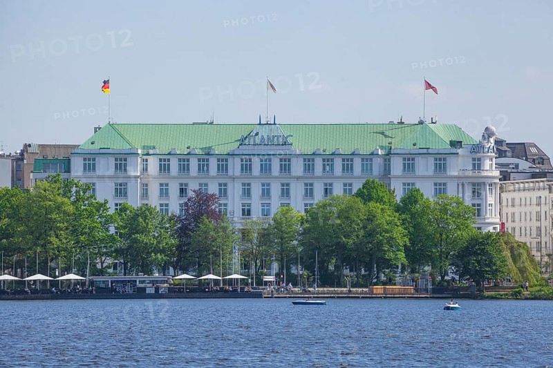 Outer Alster Lake, Hotel Atlantic Kempinski, An der Alster, Hamburg, Germany, Europe