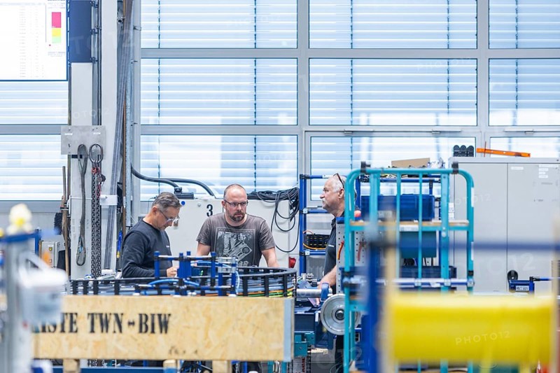 Minister President Michael Kretschmer visited TRUMPF Sachsen SE in Neukirch. After being welcomed by Dr Nicola Leibinger-Kammueller, CEO of TRUMPF SE + Co KG, and Dr Mathias Kammueller, CDO of TRUMPF SE + Co KG, the Minister-President talked to those present and took part in a tour of the company. The company is one of the international market and technology leaders in the field of machine tools and lasers for industrial production, Neukirch/Lausitz, Saxony, Germany, Europe