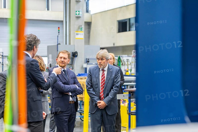 Minister President Michael Kretschmer visited TRUMPF Sachsen SE in Neukirch. After being welcomed by Dr Nicola Leibinger-Kammueller, CEO of TRUMPF SE + Co KG, and Dr Mathias Kammueller, CDO of TRUMPF SE + Co KG, the Minister-President talked to those present and took part in a tour of the company. The company is one of the international market and technology leaders in the field of machine tools and lasers for industrial production, Neukirch/Lausitz, Saxony, Germany, Europe