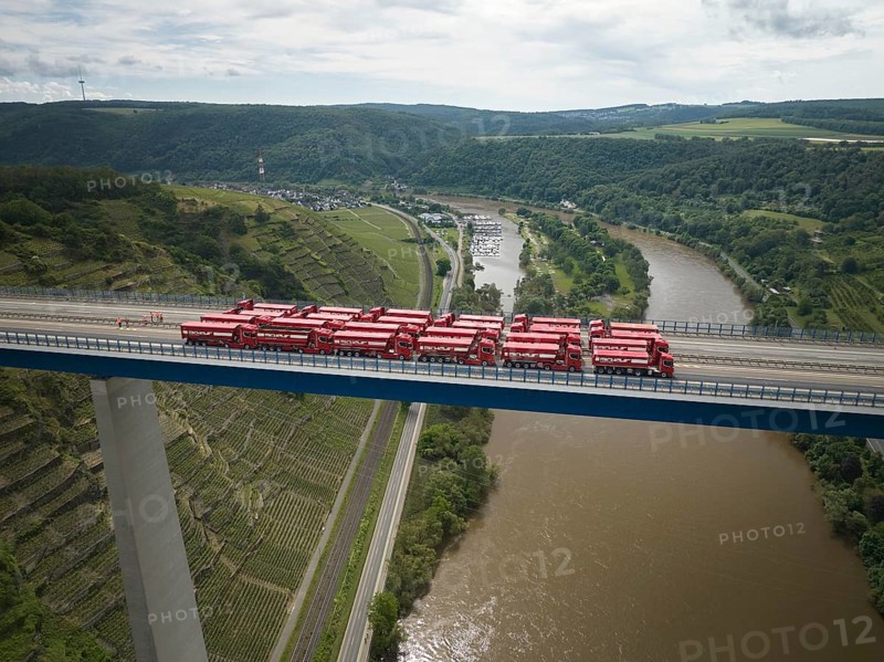 Trucks with a total weight of 960 tonnes stand on the Moselle valley bridge in Winningen during a load test, which is why the A61 bridge is fully closed from the morning until late afternoon. The dilapidated bridge is to be renovated over the next few years.Winningen, Rhineland-Palatinate, Germany, Europe