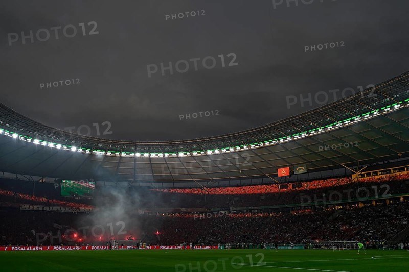 Overview, thunderstorm, thunderstorm atmosphere, dark clouds, threatening, Bengalos, pyrotechnics, pyro, fireworks, 81st DFB Cup Final 2024, Olympiastadion Berlin, Germany, Europe