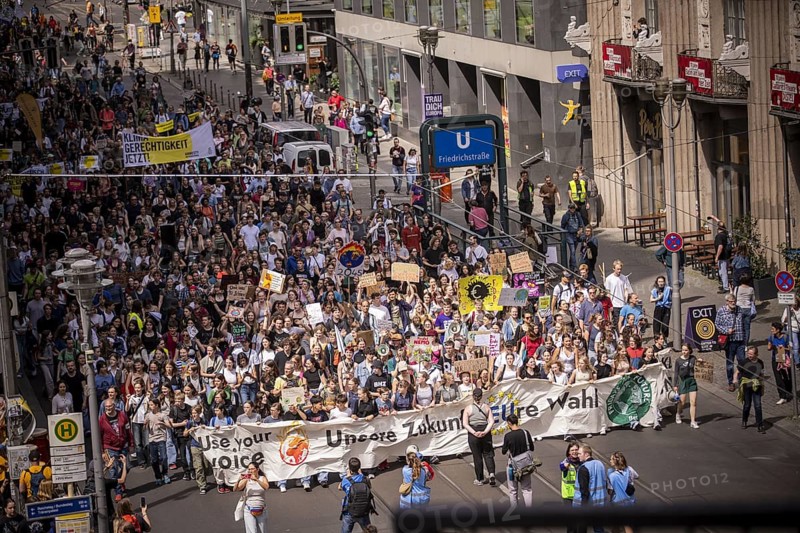 Berlin, 31.05.2024. Climate strike by Fridays For Future with over 13, 000 mostly young people in Berlin, a demonstration for the upcoming EU elections