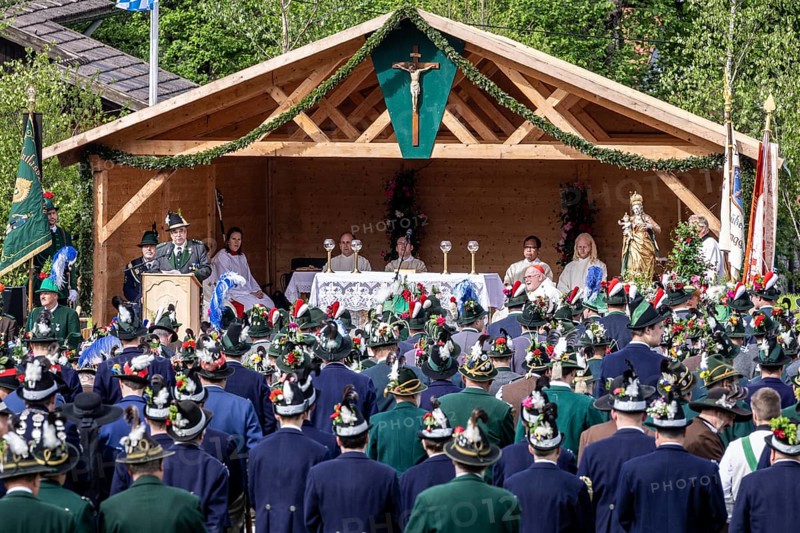 Patron saint's day, mountain marksmen, customs, traditional traditional costume, cardinal, catholic church, procession, church figure, saint, Lenggries, Bavaria, Germany, Europe