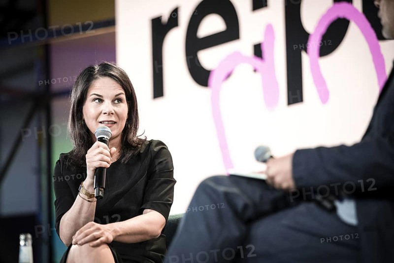 Berlin, 27.05.2024. Foreign Minister Annalena Baerbock (Buendnis90/Die Gruenen) speaks on stage with Johnny Haeusler at the Republica digital trade fair