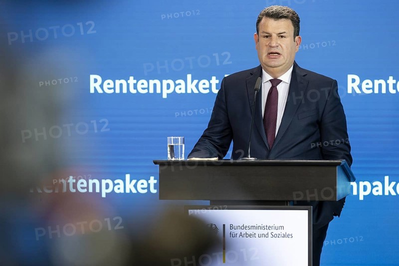 Hubertus Heil (SPD), Federal Minister of Labour and Social Affairs, recorded as part of a press statement on the Cabinet decision on Pension Package II in Berlin, 29/05/2024