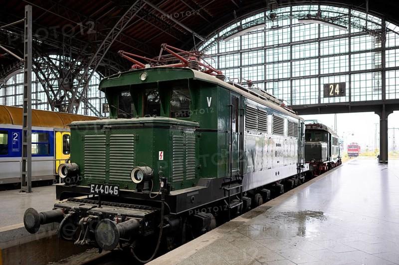 Class E44 electric locomotive, Deutsche Reichsbahn DR, museum track 24 with historic trains, museum, railway museum, monument, main station, terminus station, Leipzig, Saxony, Germany, Europe