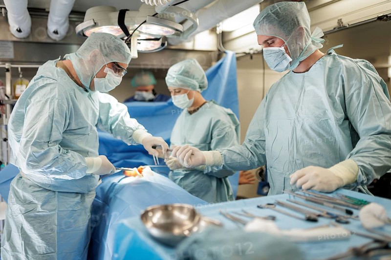 Doctors and paramedics from the Bundeswehr medical service simulate an operation on a wounded person under operational conditions. Taken as part of the NATO large-scale manoeuvre Steadfast Defender and the German part of the exercise, Quadriga 2024, in Pabrade, 29.05.2024