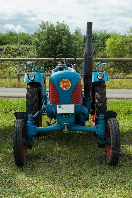 Lanz Bulldog D2216, tractor with yellow-red company logo on light blue painted bonnet, Offenbach, Dreieich, Hesse, Germany, Europe