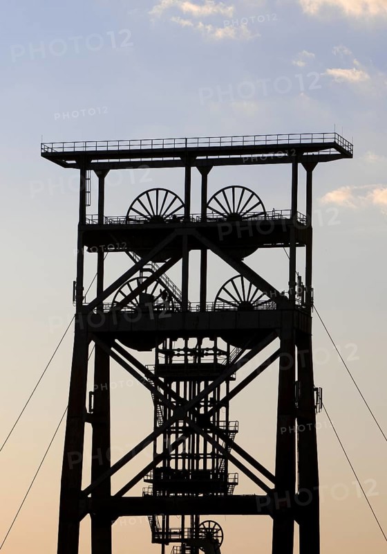 Double trestle scaffolding of the disused colliery in the Gneisenau district park, Derne, Dortmund, Ruhr area, North Rhine-Westphalia, Germany, Europe