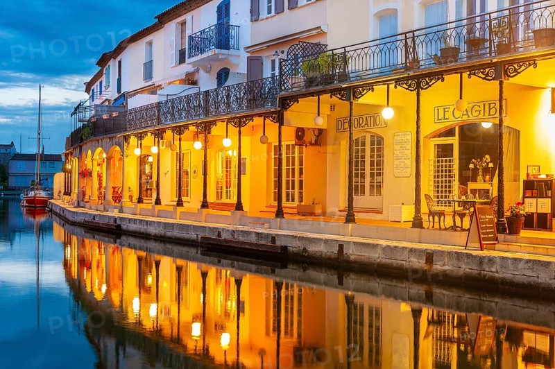 Townscape at the Pont principal du port grimaud, Port Grimaud, Var, Provence-Alpes-Cote d Azur, France, Europe