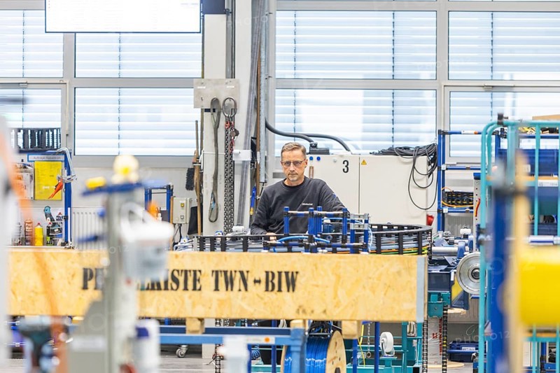 Minister President Michael Kretschmer visited TRUMPF Sachsen SE in Neukirch. After being welcomed by Dr Nicola Leibinger-Kammueller, CEO of TRUMPF SE + Co KG, and Dr Mathias Kammueller, CDO of TRUMPF SE + Co KG, the Minister-President talked to those present and took part in a tour of the company. The company is one of the international market and technology leaders in the field of machine tools and lasers for industrial production, Neukirch/Lausitz, Saxony, Germany, Europe