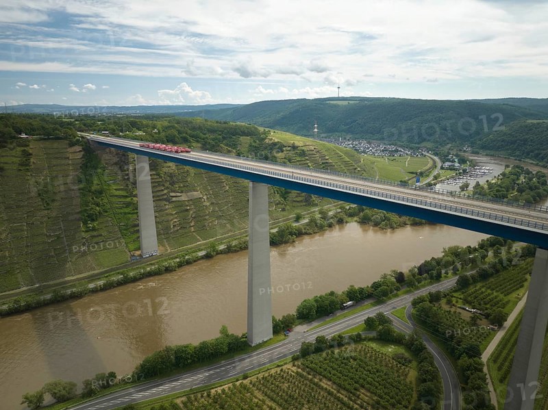 Trucks with a total weight of 960 tonnes stand on the Moselle valley bridge in Winningen during a load test, which is why the A61 bridge is fully closed from the morning until late afternoon. The dilapidated bridge is to be renovated over the next few years. Winningen, Rhineland-Palatinate, Germany, Europe