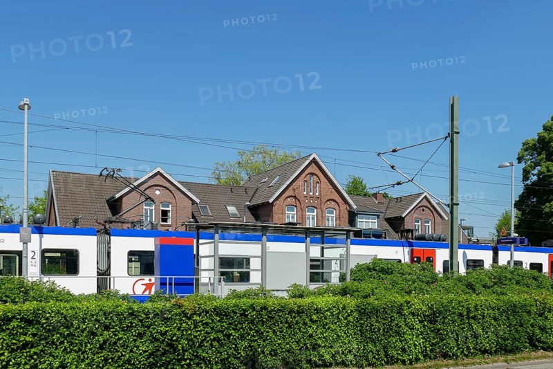 Local train at the railway station, Bad Zwischenahn, Lower Saxony, Germany, Europe