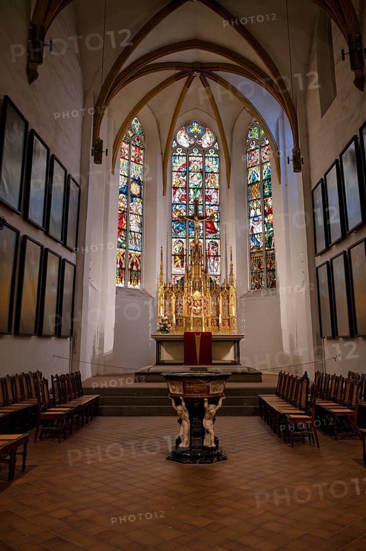 2016 repatriated neo-Gothic Jesus altar, painting by superintendents, St Thomas' Church, Leipzig, Saxony, Germany, Europe