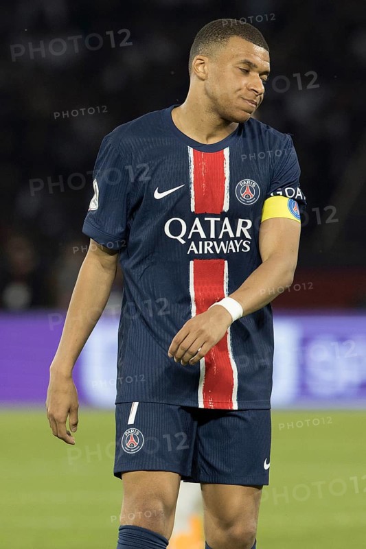Football match, captain Kylian MBAPPE' Paris St. Germain looking resignedly to the right, Parc des Princes football stadium, Paris, France, Europe