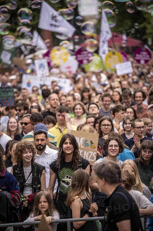 Berlin, 31.05.2024. Climate strike by Fridays For Future with over 13, 000 mostly young people in Berlin, a demonstration for the upcoming EU elections