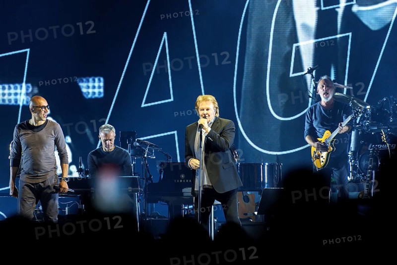 Howard Carpendale live on Let's Do It Again! Tour at the Berlin Uber Arena on 31.05.2024