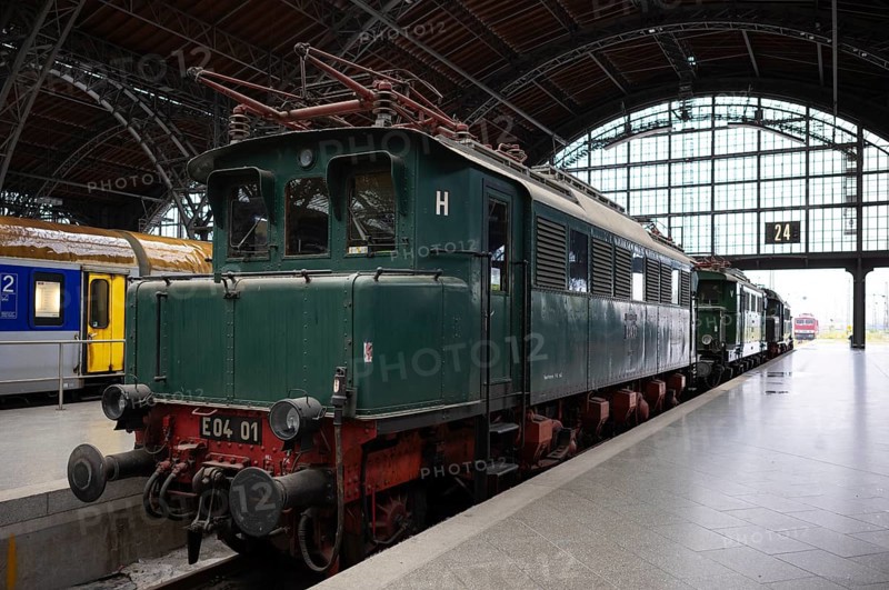 Class E04 electric locomotive, Deutsche Reichsbahn DR, museum track 24 with historic trains, museum, railway museum, monument, main station, terminus station, Leipzig, Saxony, Germany, Europe