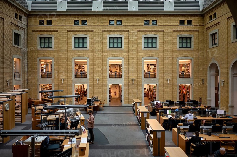 Interior view of reading room, students, students, Bibliotheca Albertina, University Library, University Alma Mater Lipsiensis, Leipzig, Saxony, Germany, Europe