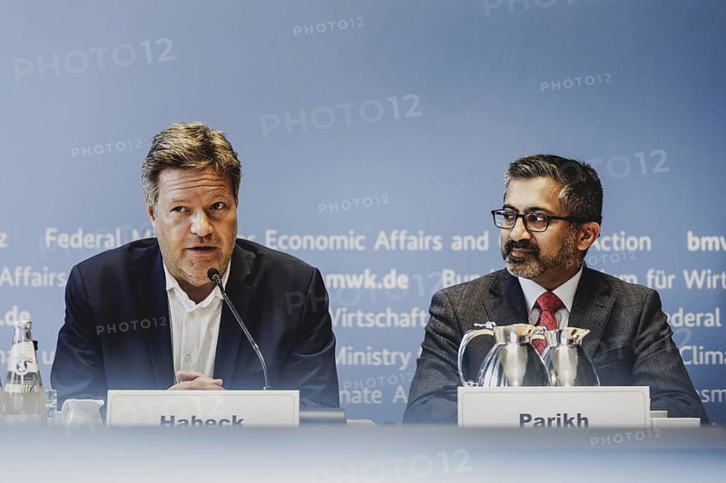 (L-R) Robert Habeck (Alliance 90/The Greens), Federal Minister of Economics and Climate Protection and Vice Chancellor, and Chirag Parikh, Executive Secretary of the US National Space Council, recorded during the opening speeches of the German-US Space Dialogue in Berlin, 03.06.2024