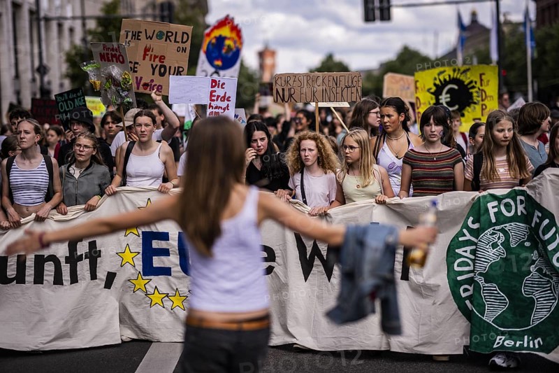 Berlin, 31.05.2024. Climate strike by Fridays For Future with over 13, 000 mostly young people in Berlin, a demonstration for the upcoming EU elections