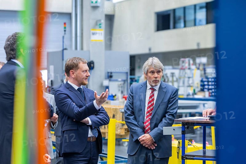 Minister President Michael Kretschmer visited TRUMPF Sachsen SE in Neukirch. After being welcomed by Dr Nicola Leibinger-Kammueller, CEO of TRUMPF SE + Co KG, and Dr Mathias Kammueller, CDO of TRUMPF SE + Co KG, the Minister-President talked to those present and took part in a tour of the company. The company is one of the international market and technology leaders in the field of machine tools and lasers for industrial production, Neukirch/Lausitz, Saxony, Germany, Europe