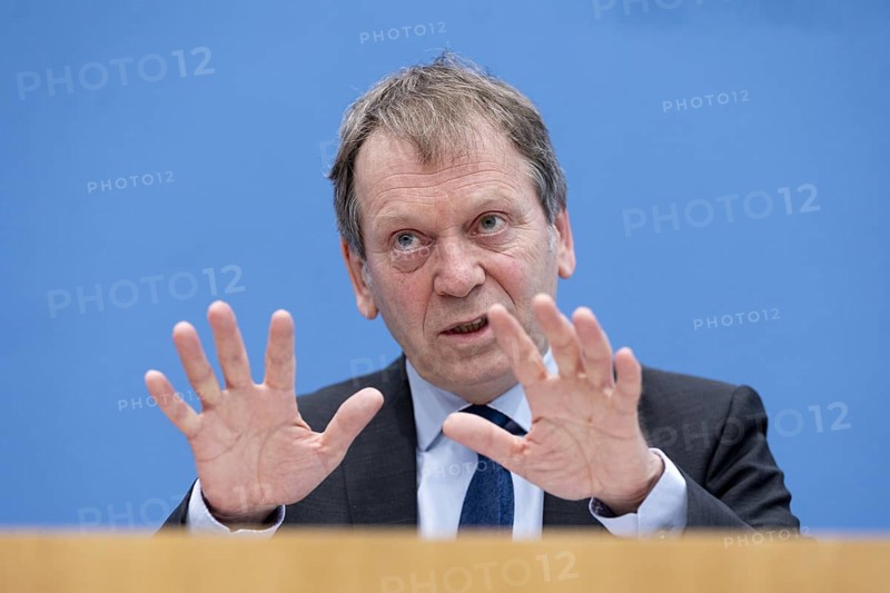 Prof. Dr Hans-Martin Henning, Chairman of the Expert Council for Climate Issues (ERK), recorded during the press conference on the special report on the review of the greenhouse gas projection data 2024 at the Federal Press Conference in Berlin, 3 June 2024