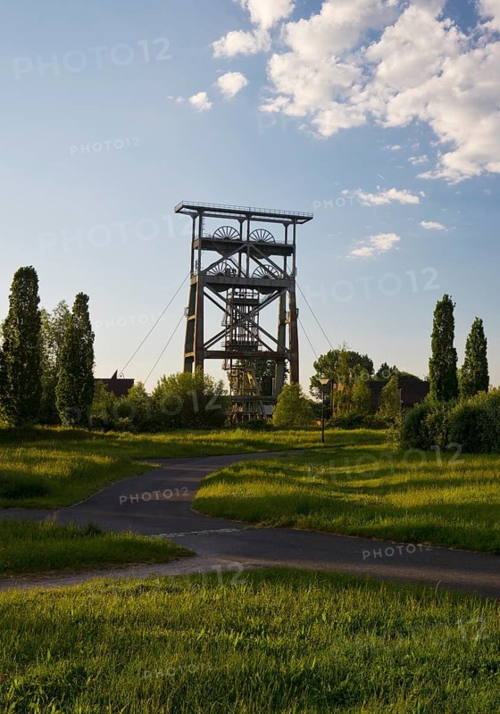 Gneisenau district park with the double trestle structure of the disused colliery, Derne, Dortmund, Ruhr area, North Rhine-Westphalia, Germany, Europe