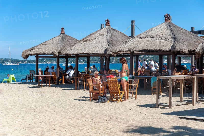 Bathing beach, Plage de Port Grimaud, Port Grimaud, Var, Provence-Alpes-Cote d Azur, France, Europe